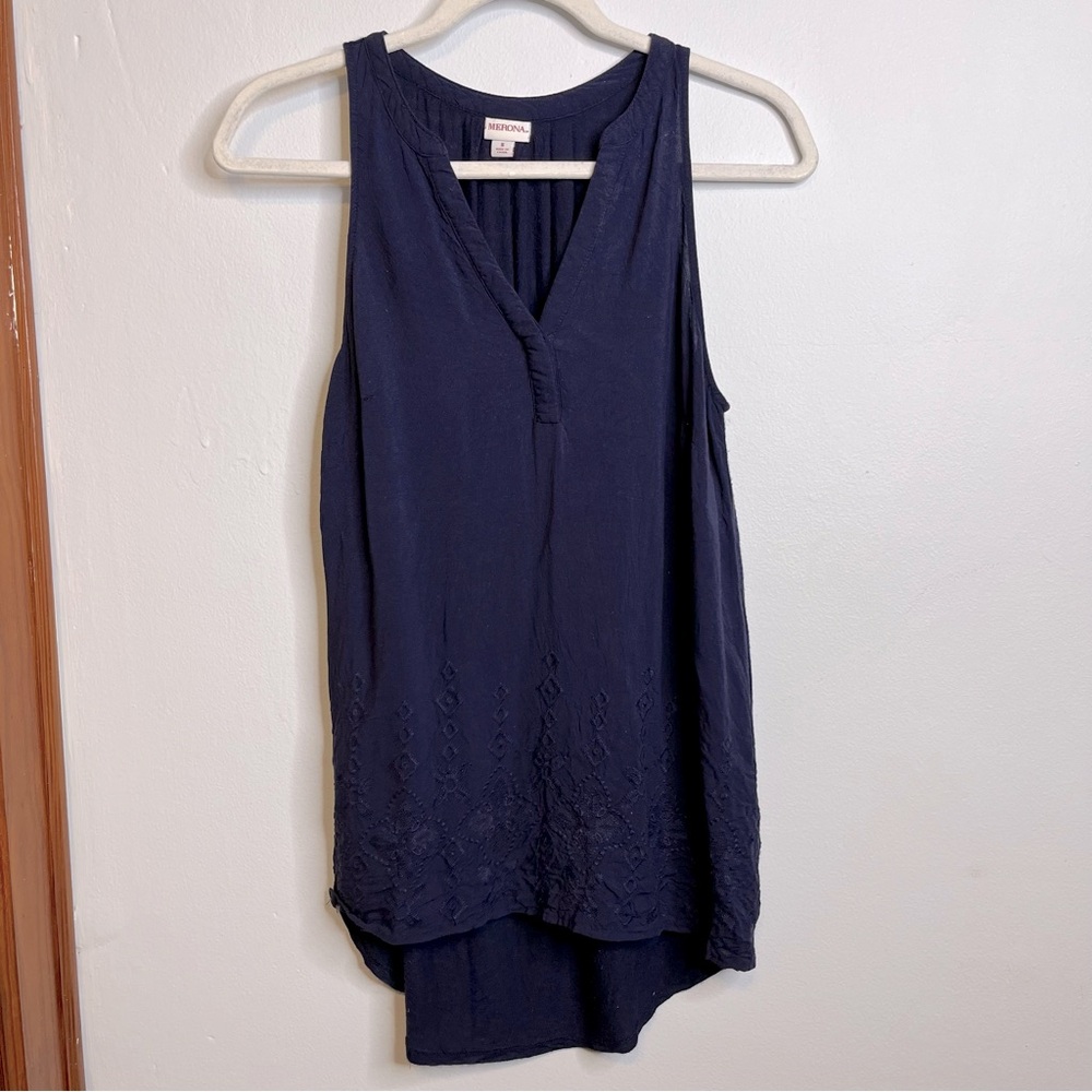 Merona Navy Blue Sleeveless Tank Top with Embroidery V Neck S Mixed Fabric GUC